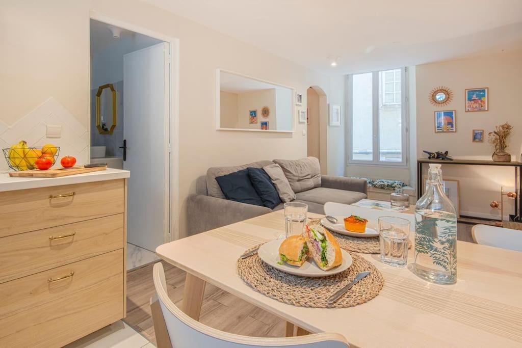 Au Pied De Notre Dame De La Garde Apartment Marseille Luaran gambar